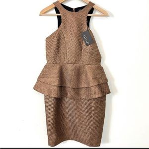 Elliatt - Sleeveless fitted peplum dress. Khaki brown. Tweed. Size S.